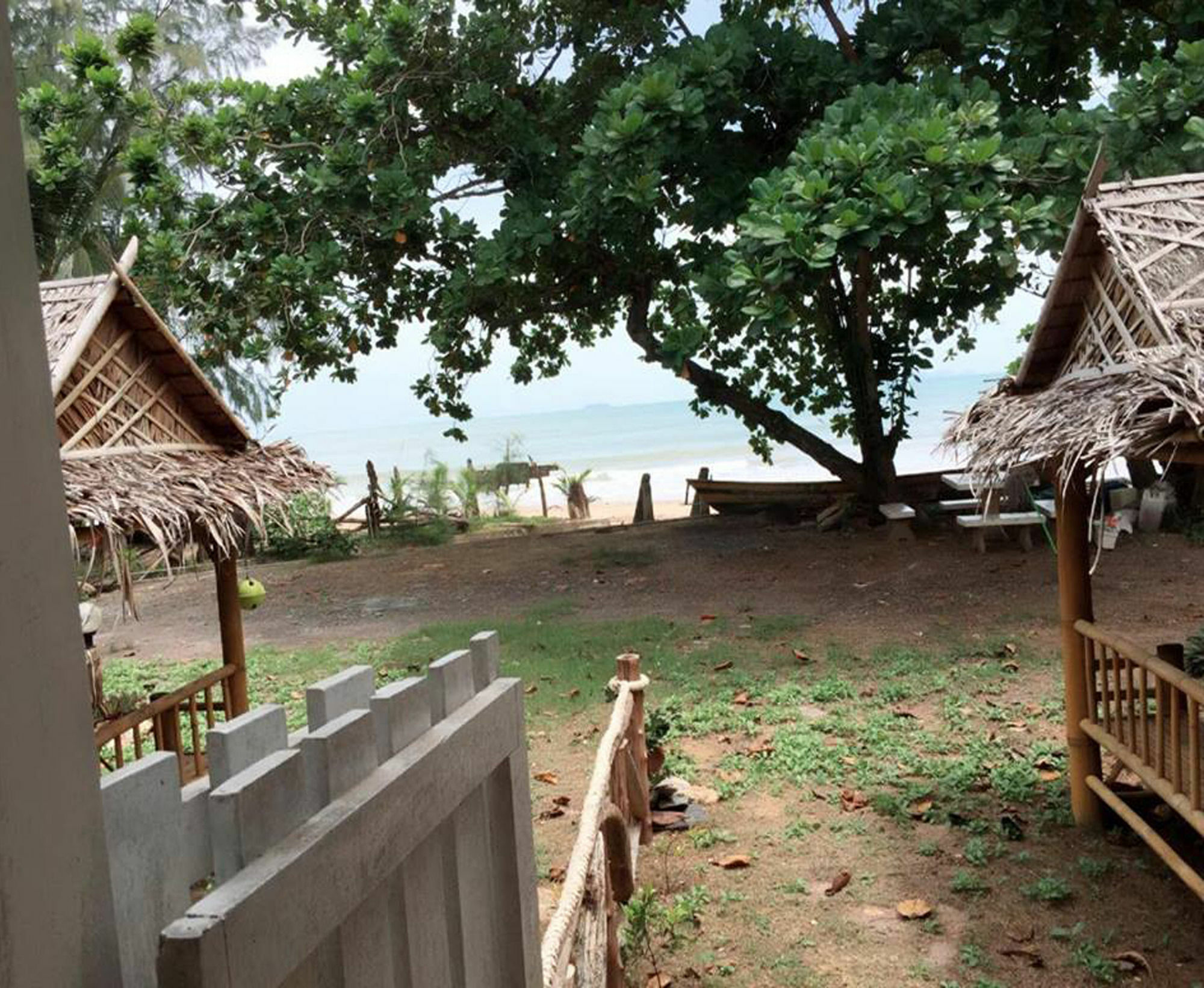 Rann Chalet Beach Side Ko Lanta Esterno foto